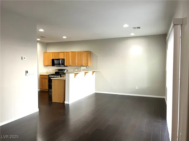 $2,135 | 231 Spectacular Street, Henderson, NV 89052