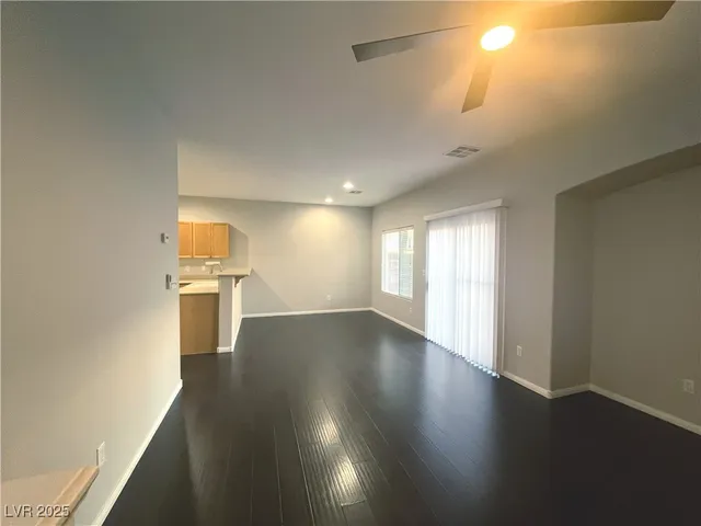 $2,135 | 231 Spectacular Street, Henderson, NV 89052