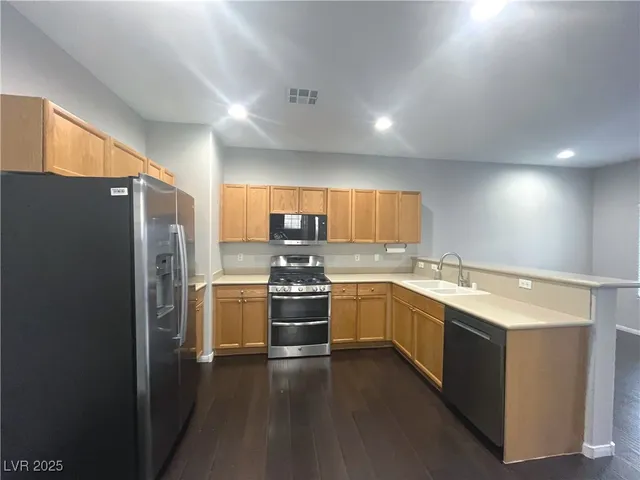 $2,135 | 231 Spectacular Street, Henderson, NV 89052