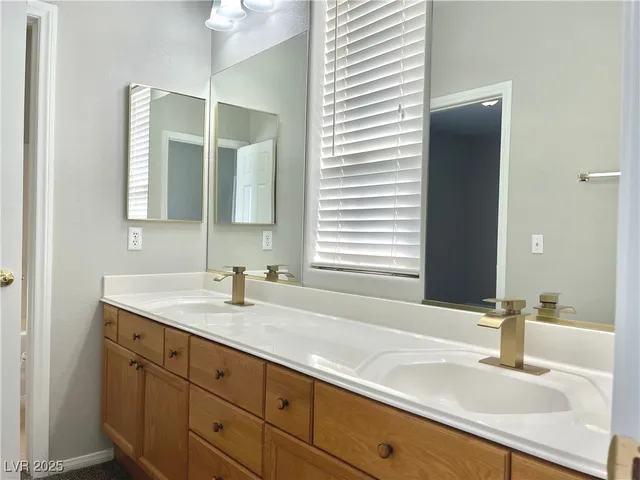 $2,135 | 231 Spectacular Street, Henderson, NV 89052