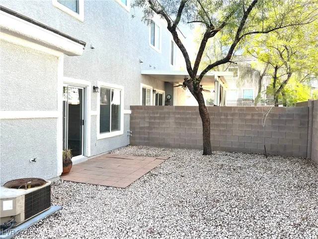 $2,135 | 231 Spectacular Street, Henderson, NV 89052