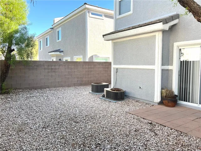 $2,135 | 231 Spectacular Street, Henderson, NV 89052