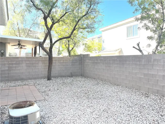 $2,135 | 231 Spectacular Street, Henderson, NV 89052