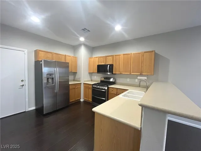 $2,135 | 231 Spectacular Street, Henderson, NV 89052