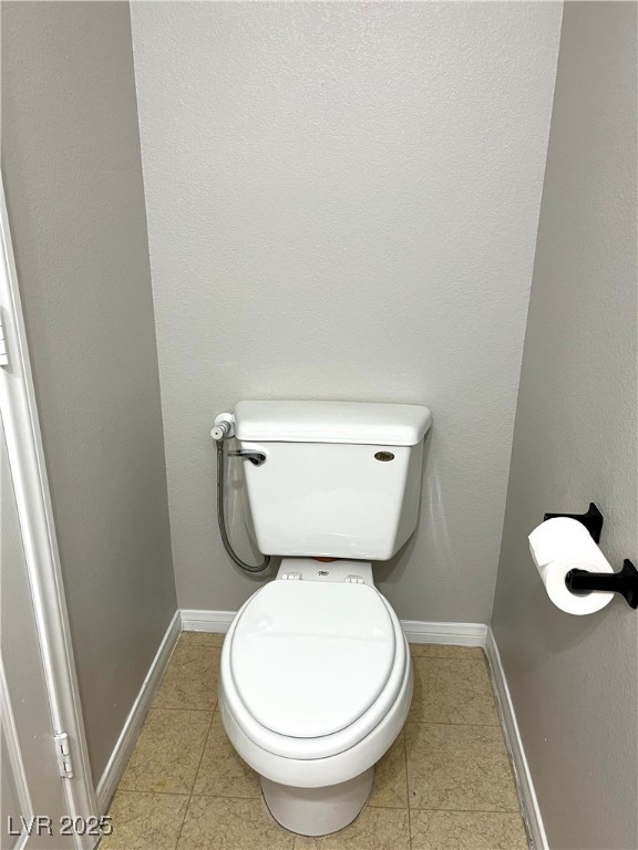 231 Spectacular Street Henderson, NV 89052 - Photo 61 of 66 Guest bath downstairs with pedestal sink