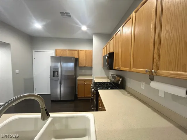 $2,135 | 231 Spectacular Street, Henderson, NV 89052
