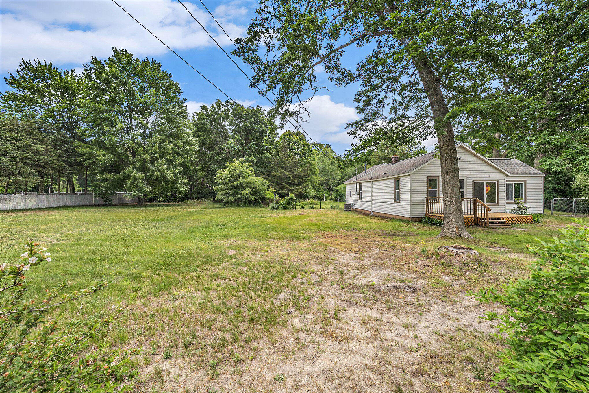 1694 South Mill Iron Road Muskegon, MI 49442 - Photo 3 of 29 003_img_3965_225