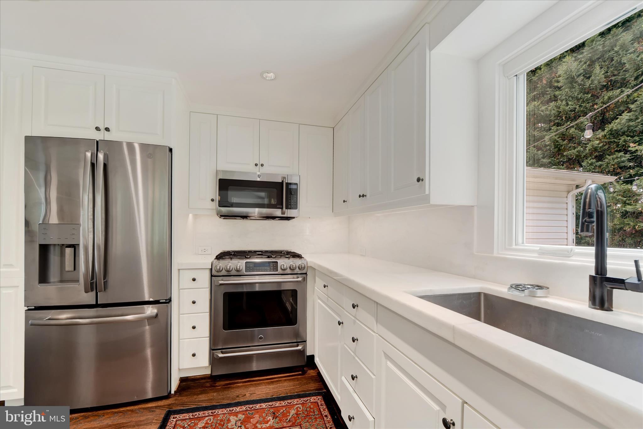112 Hooks Lane Baltimore, MD 21208 - Photo 13 of 52
