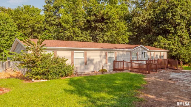 $256,000 | 8411 Brimberry Road, Alma, IL 62807