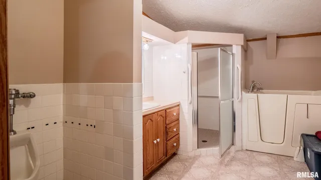 $256,000 | 8411 Brimberry Road, Alma, IL 62807