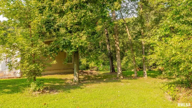 $256,000 | 8411 Brimberry Road, Alma, IL 62807