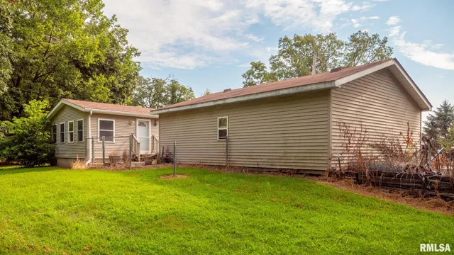 $256,000 | 8411 Brimberry Road, Alma, IL 62807