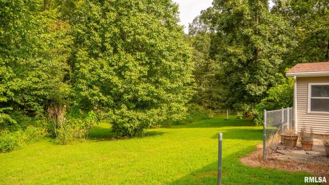 $256,000 | 8411 Brimberry Road, Alma, IL 62807