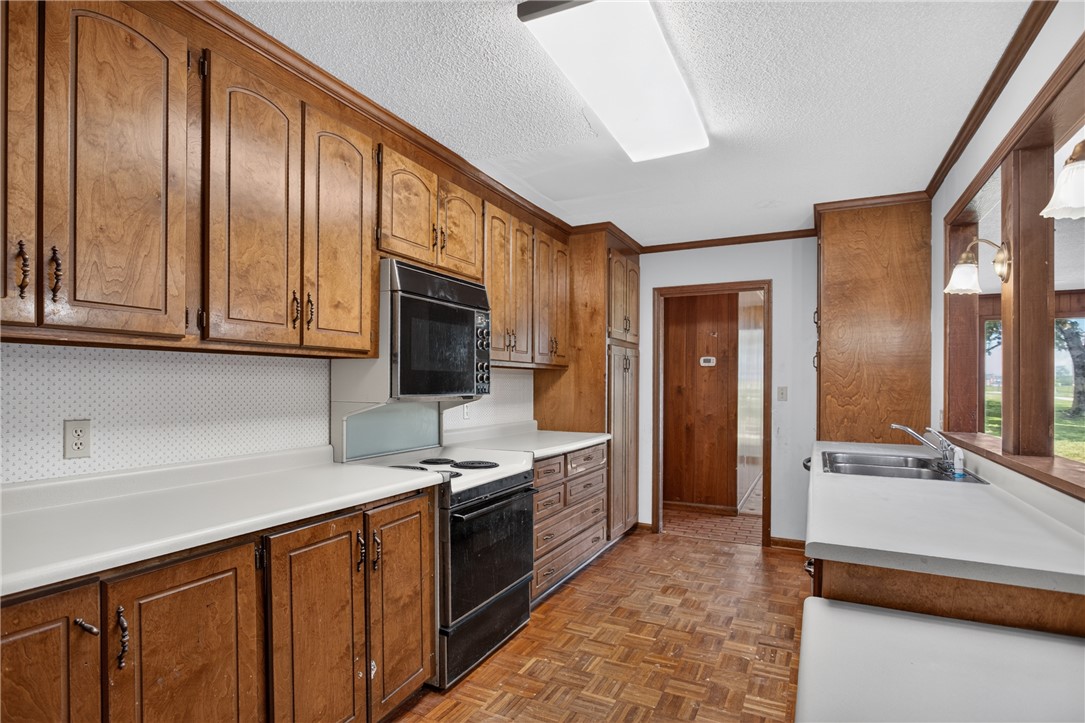 1412 Simpson Road Pendleton, SC 29670 - Photo 6 of 48 Functional kitchen with ample cabinetry and a practical layout for daily meal preparation.