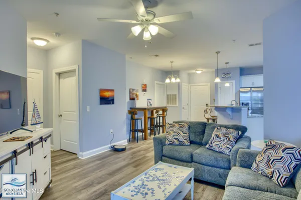 $2,000 | 300 Gateway Condos Drive, Unit 320, Surf City, NC 28445