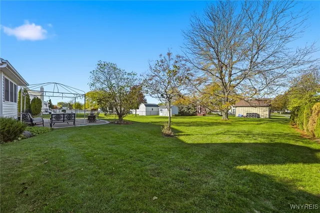 $350,000 | 28 Baywood Drive, Cheektowaga, NY 14227