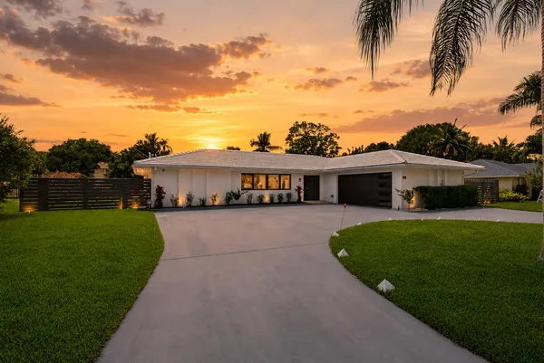 $1,200,000 | 8111 West Lake Drive, Lake Clarke Shores, FL 33406