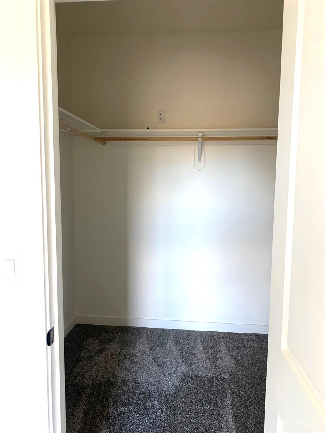 20901 Quail Springs Road Tehachapi, CA 93561 - Photo 10 of 28 Master walk-in closet