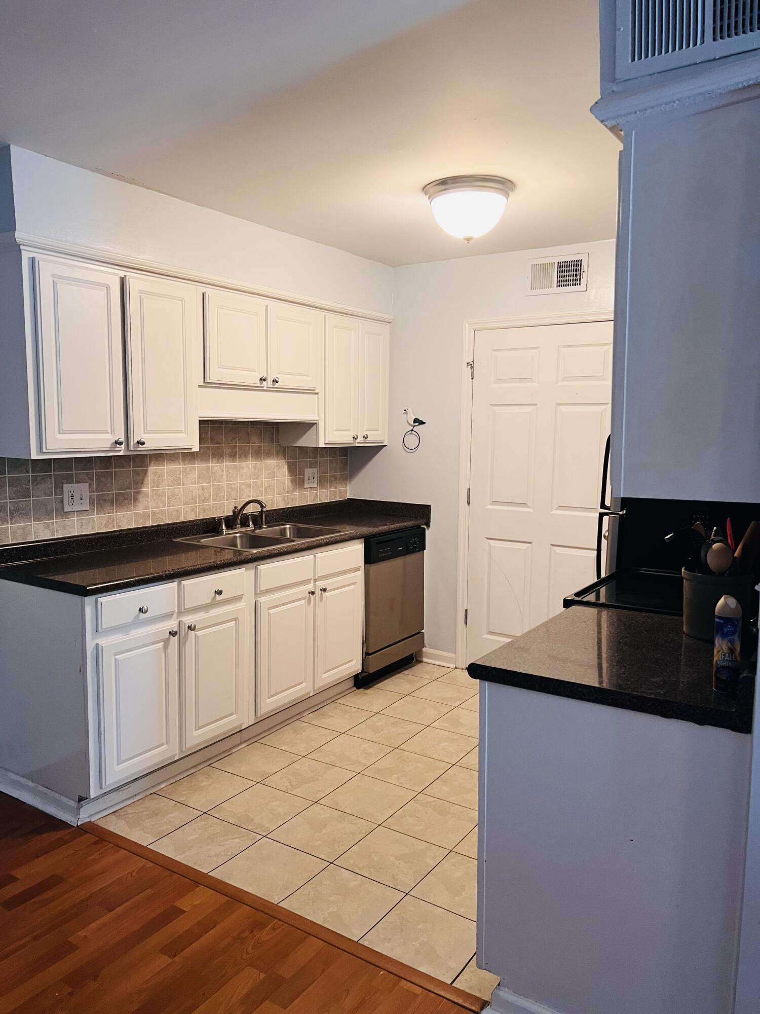 1402 Camp Road, Unit 15E Charleston, SC 29412 - Photo 4 of 11 IMG_3599