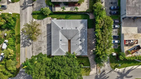 $2,500,000 | 800 Tropic Boulevard, Delray Beach, FL 33483