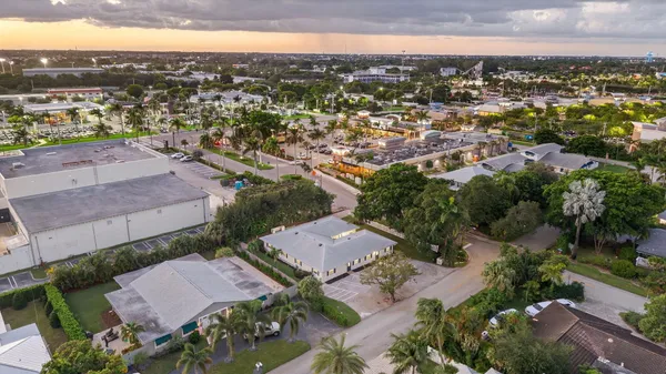 $2,500,000 | 800 Tropic Boulevard, Delray Beach, FL 33483