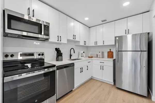 $2,500,000 | 800 Tropic Boulevard, Delray Beach, FL 33483