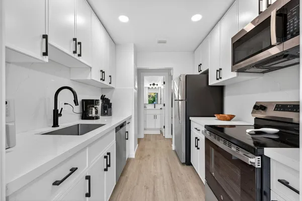 $2,500,000 | 800 Tropic Boulevard, Delray Beach, FL 33483