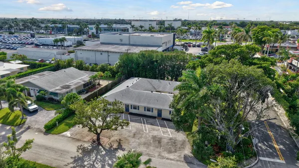 $2,500,000 | 800 Tropic Boulevard, Delray Beach, FL 33483