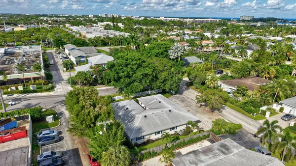 $2,500,000 | 800 Tropic Boulevard, Delray Beach, FL 33483