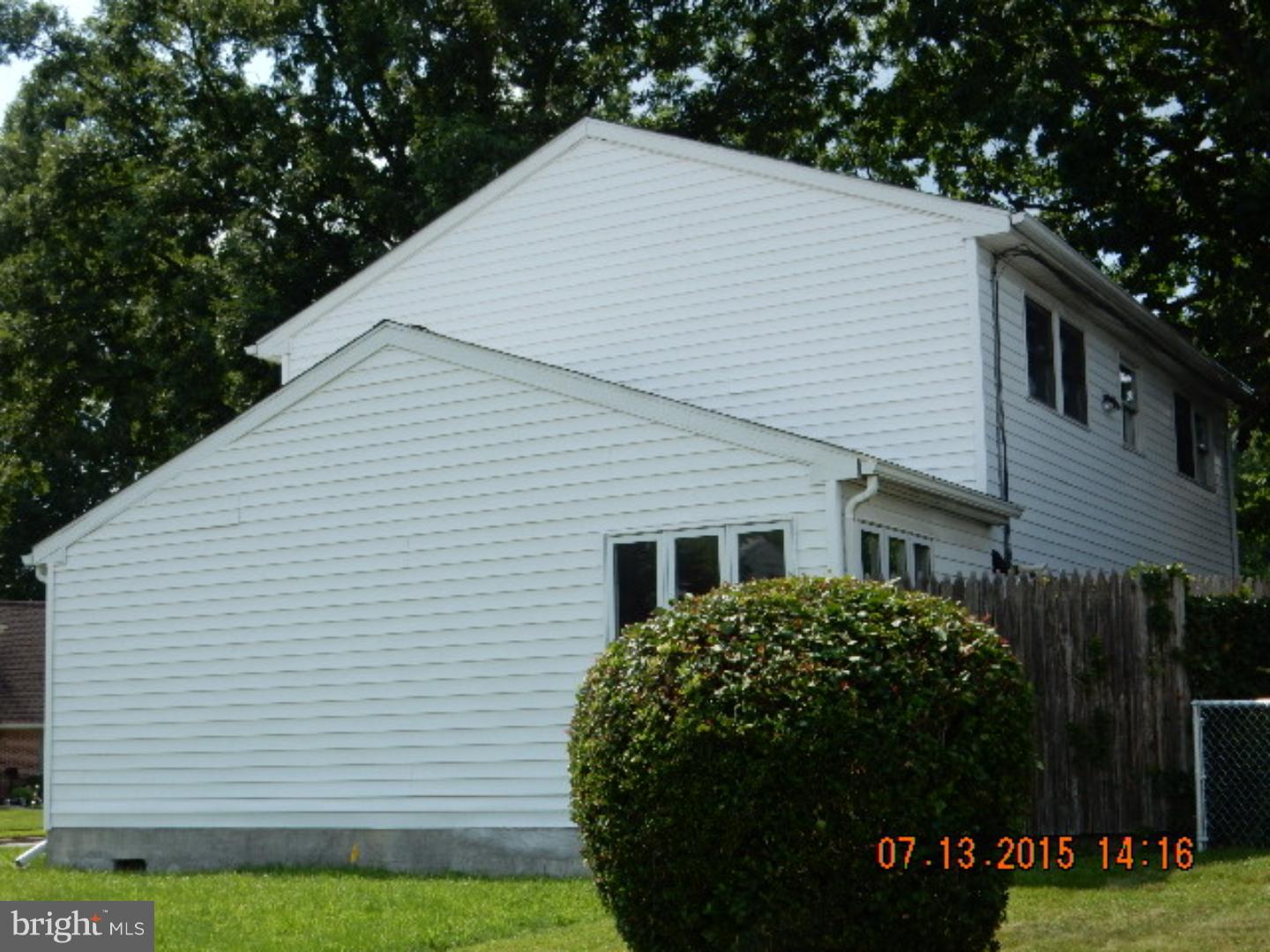 803 Cricket Road Secane, PA 19018 - Photo 5 of 23 Exterior Side