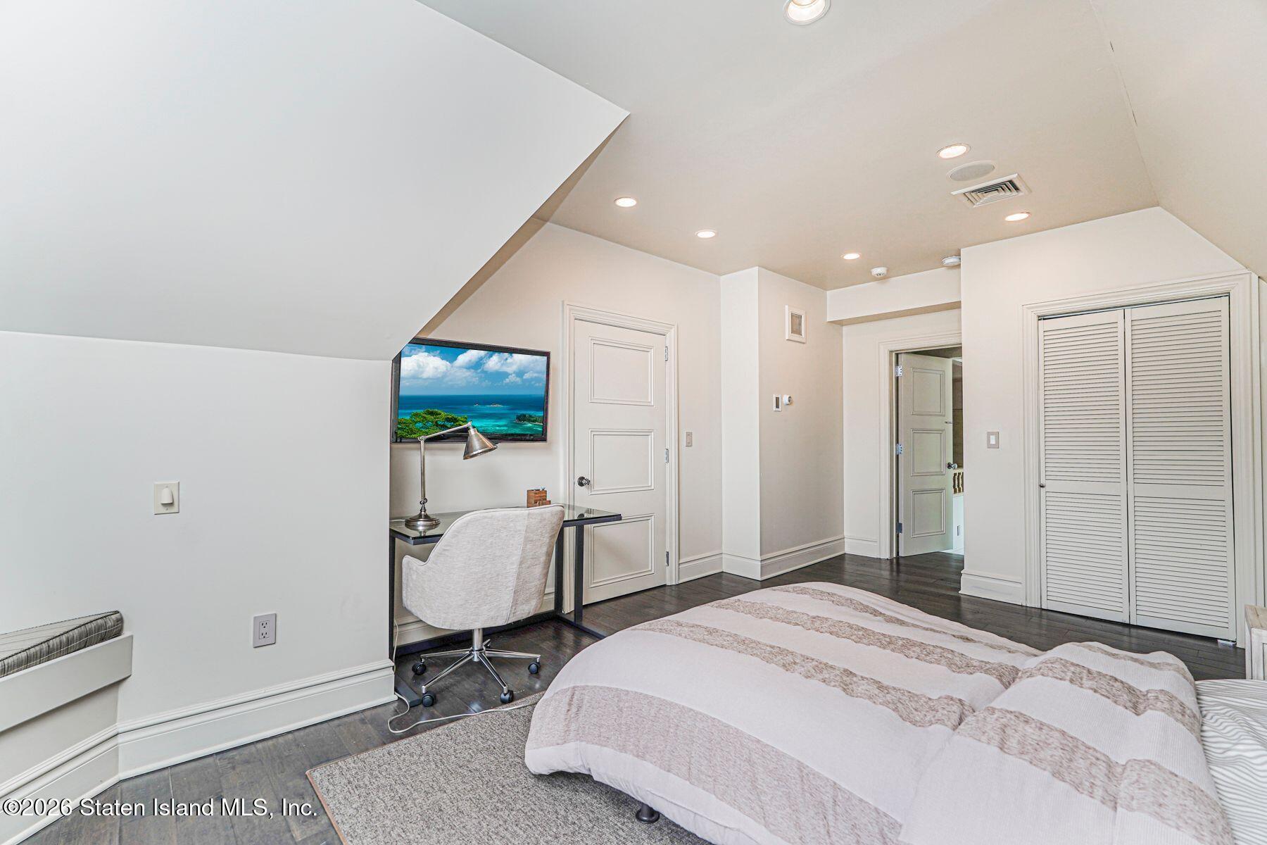 125 Benedict Road Staten Island, NY 10304 - Photo 54 of 96 125 bdrm 6