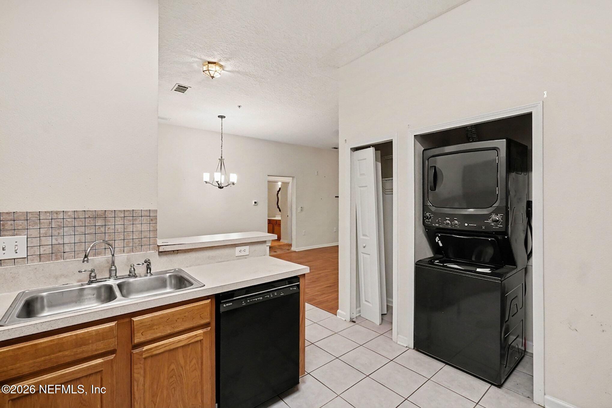 7920 Merrill Road, Unit 1808 Jacksonville, FL 32277 - Photo 8 of 23 008_file_4831