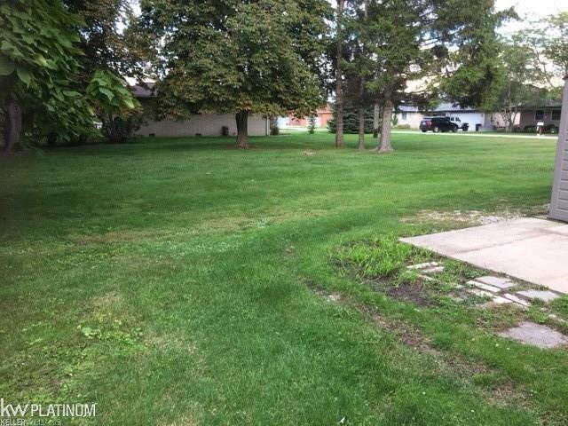 7236 Flamingo Road Algonac, MI 48001 - Photo 4 of 26 31330217-3.JPG