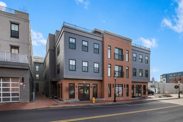 $429,900 | 238 Deer Street, Unit 305, Portsmouth, NH 03801