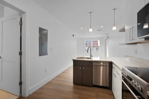 $429,900 | 238 Deer Street, Unit 305, Portsmouth, NH 03801