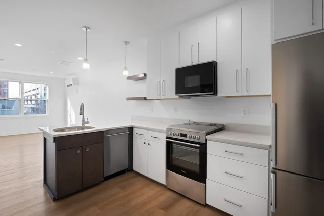 $429,900 | 238 Deer Street, Unit 305, Portsmouth, NH 03801