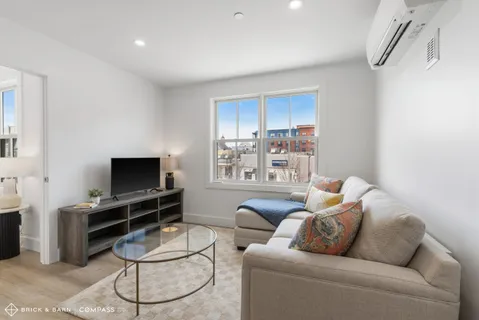 $429,900 | 238 Deer Street, Unit 305, Portsmouth, NH 03801