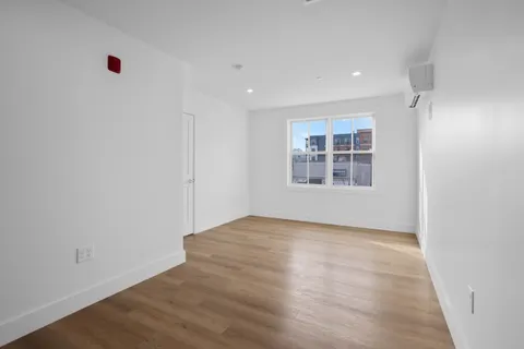 $429,900 | 238 Deer Street, Unit 305, Portsmouth, NH 03801