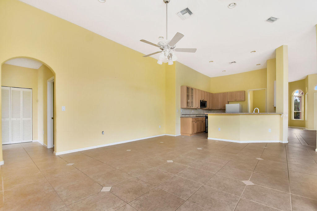 611 Ranch Road Weston, FL 33326 - Photo 11 of 33 611famroom3