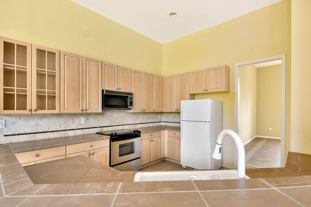 611 Ranch Road Weston, FL 33326 - Photo 15 of 33 611kit3