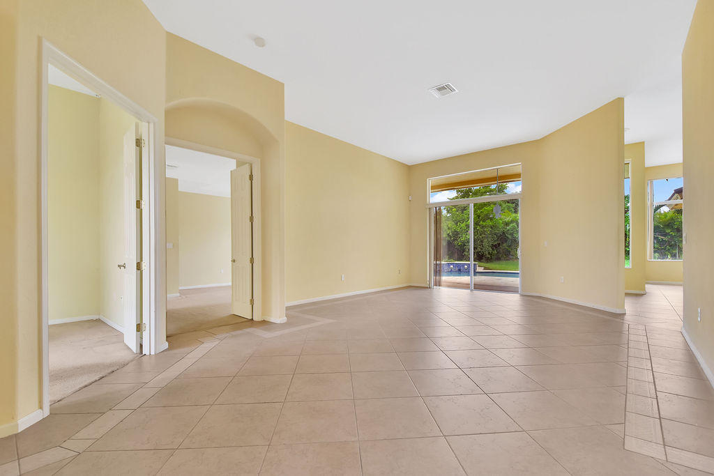 611 Ranch Road Weston, FL 33326 - Photo 16 of 33 611livrm1