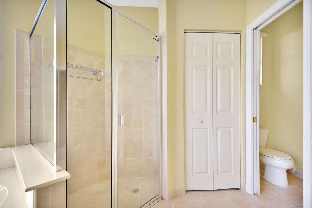 611 Ranch Road Weston, FL 33326 - Photo 20 of 33 611mbathshowr