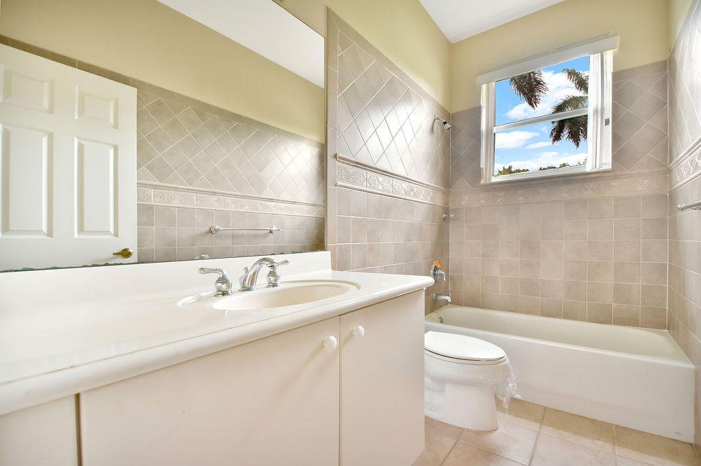 611 Ranch Road Weston, FL 33326 - Photo 3 of 33 611bath2