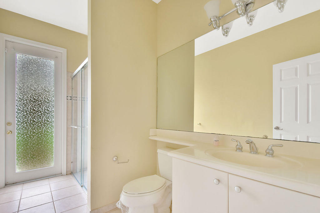 611 Ranch Road Weston, FL 33326 - Photo 4 of 33 611bath3
