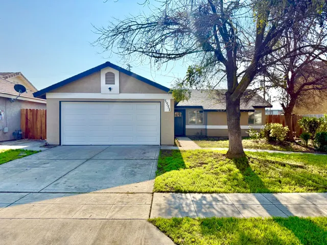 $390,000 | 5551 West Acacia Avenue, Fresno, CA 93722