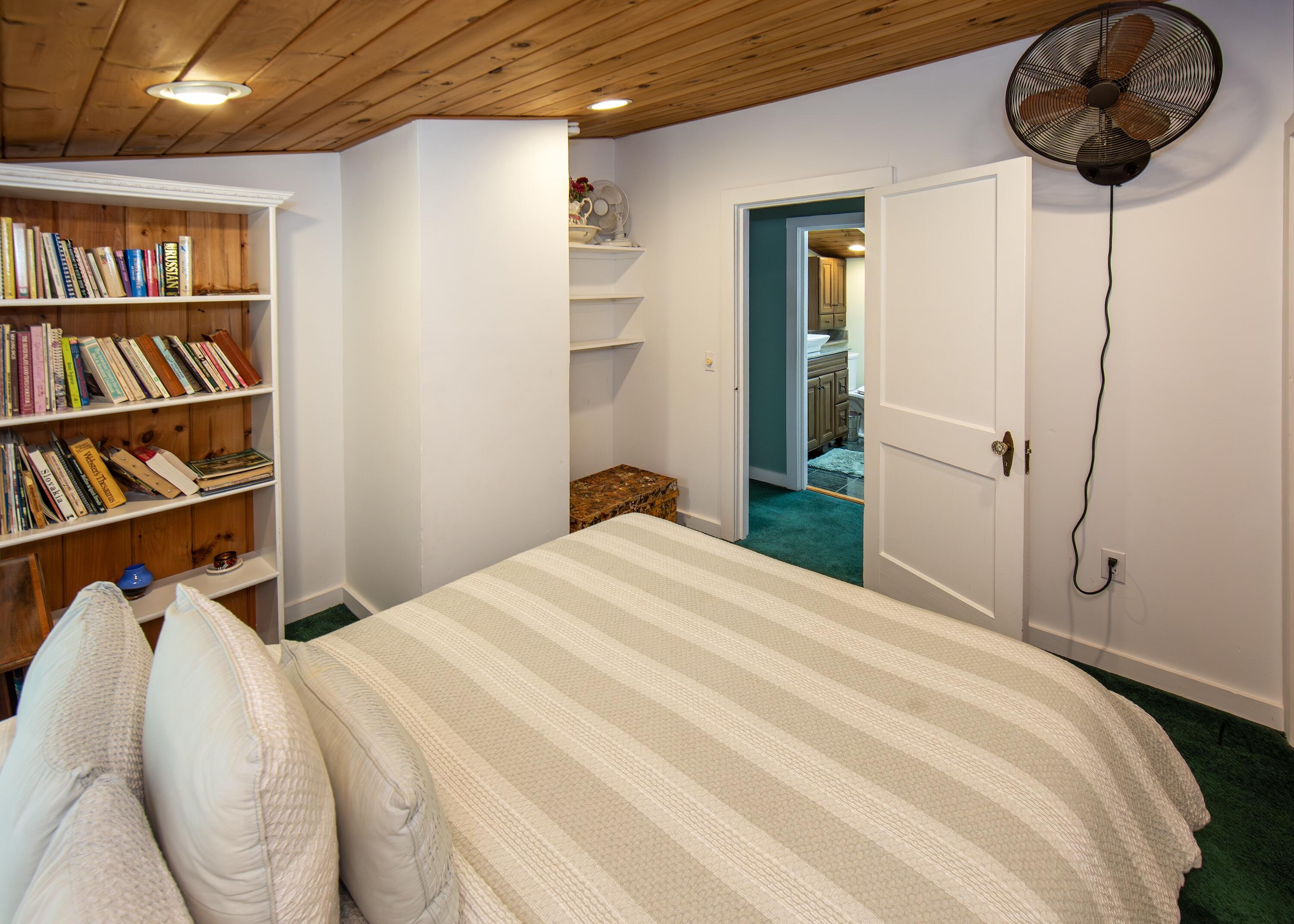 18 Glen Mary Road Bar Harbor, ME 04609 - Photo 23 of 31 18-Glen-Mary-Interior-18