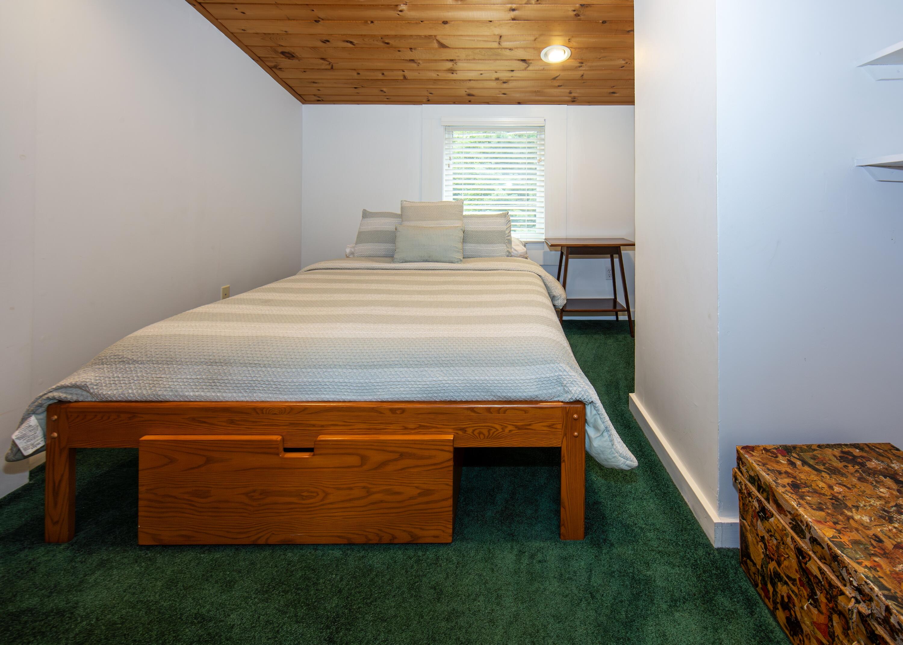 18 Glen Mary Road Bar Harbor, ME 04609 - Photo 24 of 31 18-Glen-Mary-Interior-17