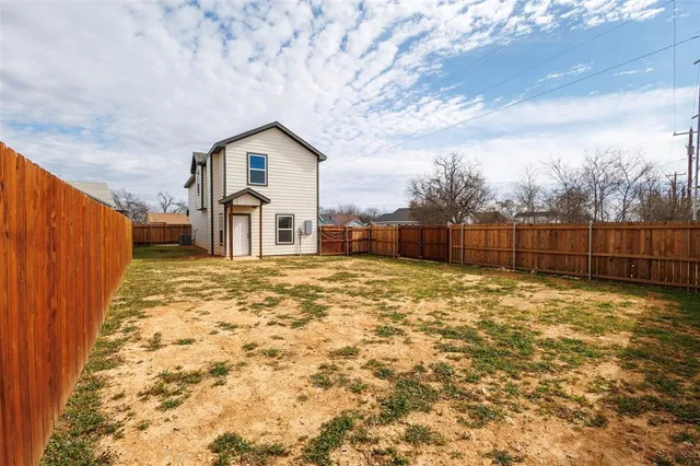 $279,000 | 3101 Clinton Avenue, Unit TX, Fort Worth, TX 76106