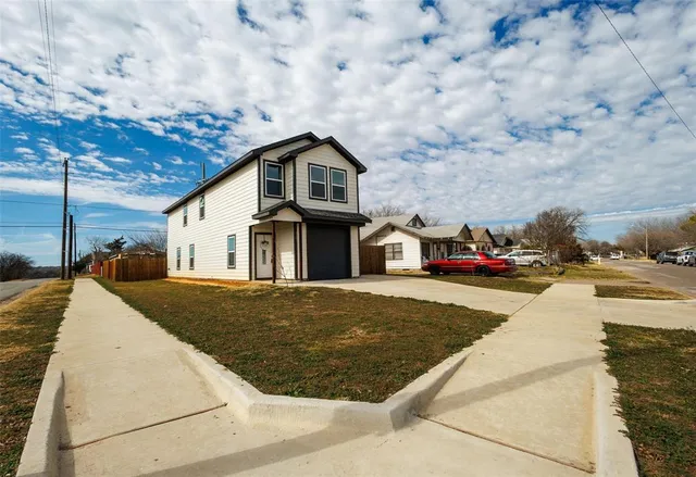 $279,000 | 3101 Clinton Avenue, Unit TX, Fort Worth, TX 76106