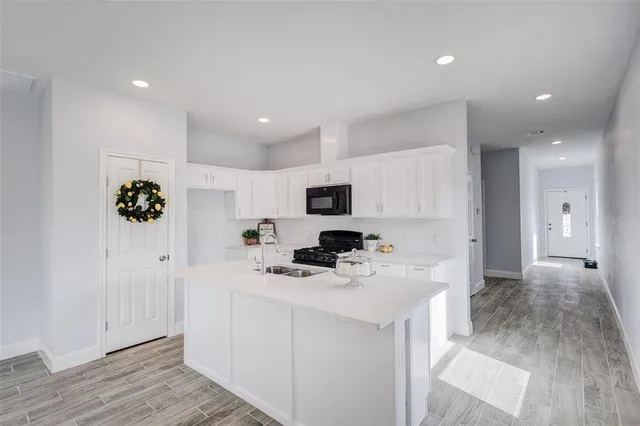 $279,000 | 3101 Clinton Avenue, Unit TX, Fort Worth, TX 76106